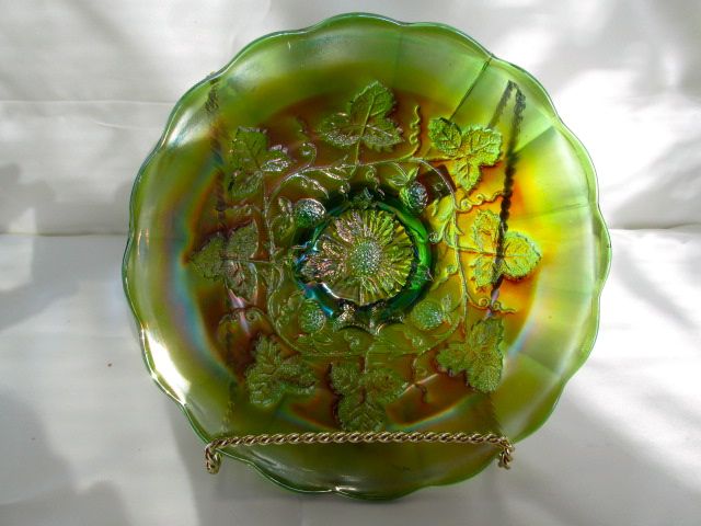Millersburg Scalloped Blackberry Wreath Green Carnival Bowl Millersburg Scalloped Blackberry Wreath Green Carnival Bowl