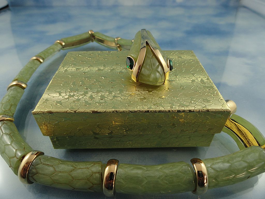 Designer Signed ~ Made In Italy ~ Fully Articulated Statement Snake Necklace Designer Signed ~ Made In Italy ~ Fully Articulated Statement Snake Necklace