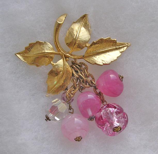 Vintage Art Glass Bead Cascade Brooch Vintage Art Glass Bead Cascade Brooch