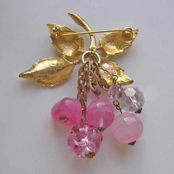 Vintage Art Glass Bead Cascade Brooch Vintage Art Glass Bead Cascade Brooch