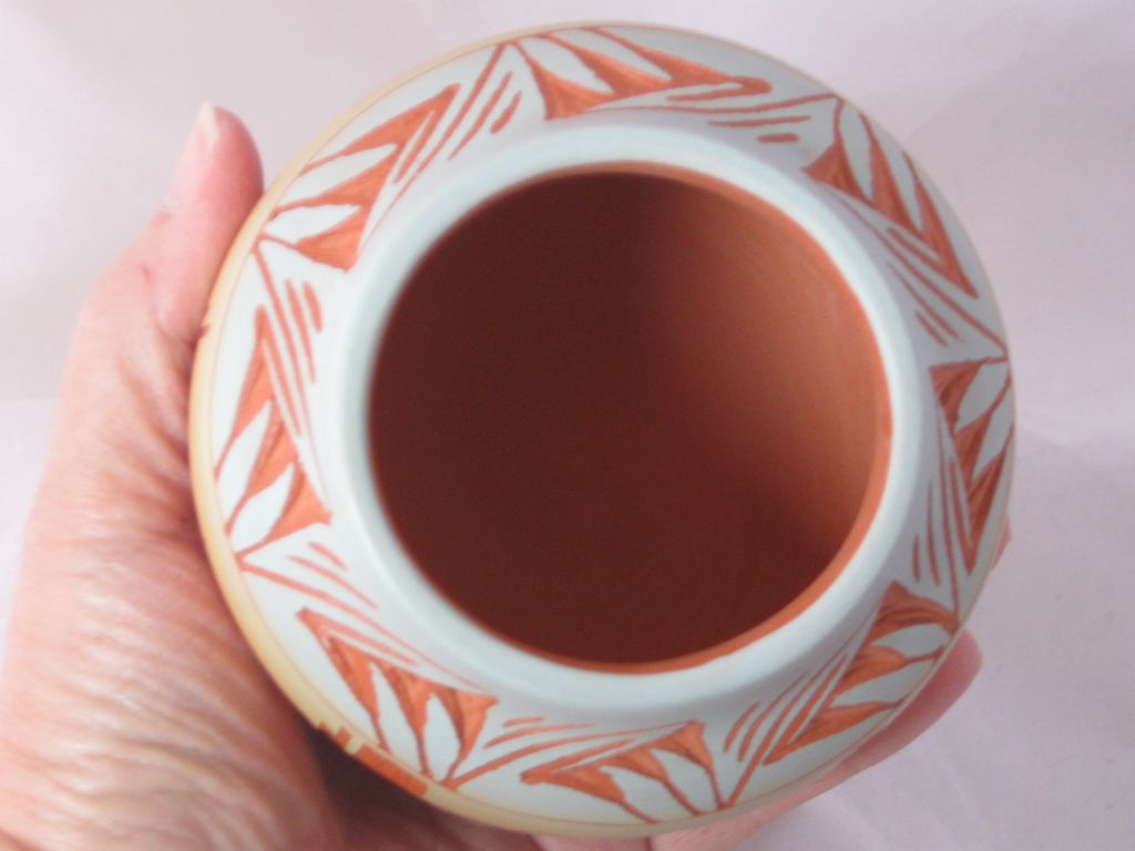 Navajo Etched Monument Valley Pot Artist Signed Navajo Etched Monument Valley Pot Artist Signed