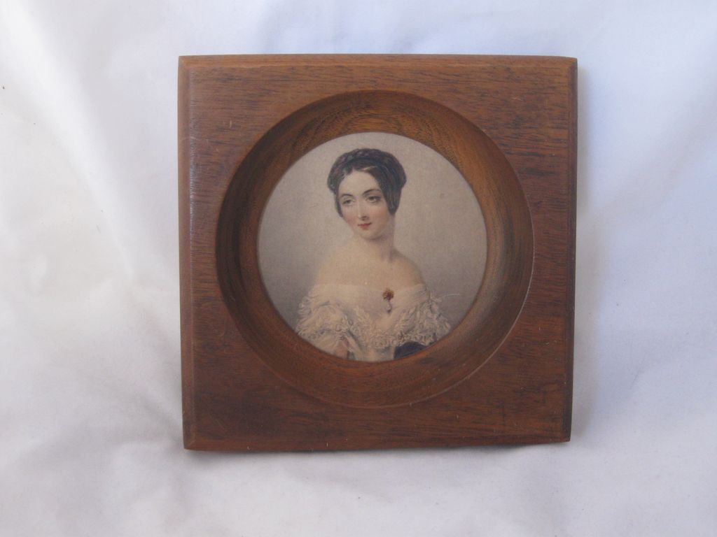 Vintage Portrait Print Wooden Frame Vintage Portrait Print Wooden Frame