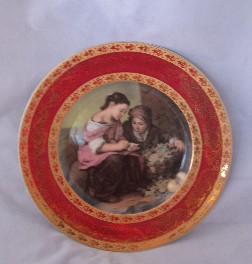 Vintage 8 1/2 inch Spanish "Guillen" Porcelain Portrait Plate Vintage 8 1/2 inch Spanish "Guillen" Porcelain Portrait Plate