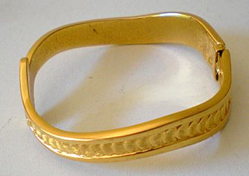 Vintage Signed Monet Clamper Bracelet Vintage Signed Monet Clamper Bracelet