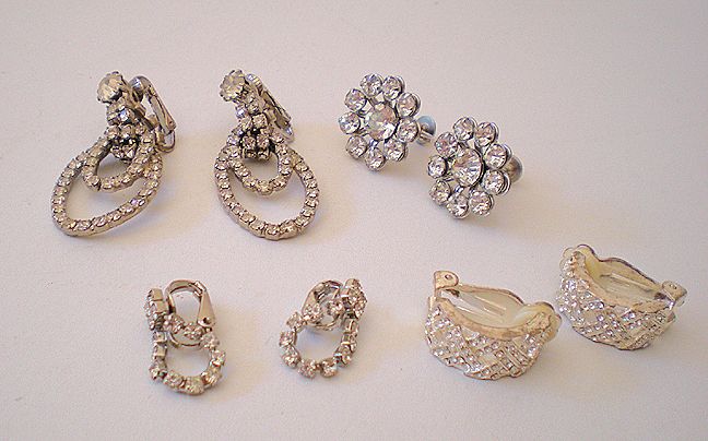 (5) Pairs of Vintage Rhinestone Earrings (5) Pairs of Vintage Rhinestone Earrings