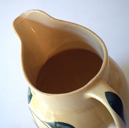 Vintage Watt 3 Leaves Apple Design Pitcher No. 16 USA Vintage Watt 3 Leaves Apple Design Pitcher No. 16 USA