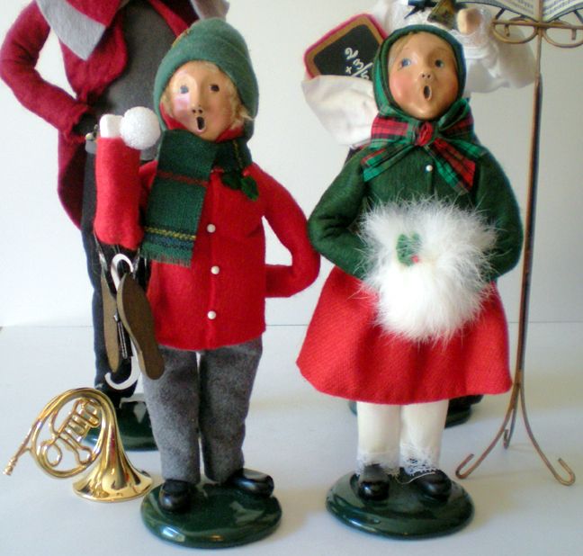 (4) Byers Choice Christmas Figurines "The Carolers" (4) Byers Choice Christmas Figurines "The Carolers"