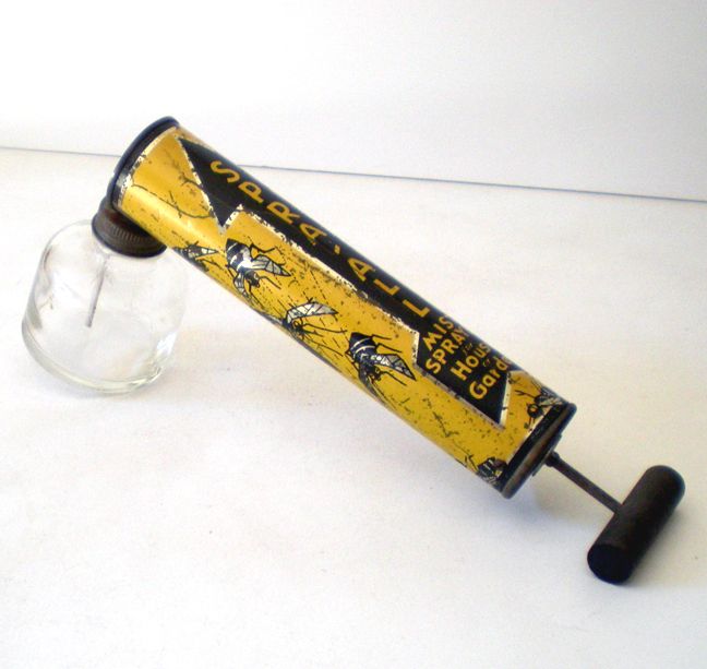 Vintage Tin Pest Fly Sprayer Misted Great Graphics Vintage Tin Pest Fly Sprayer Misted Great Graphics