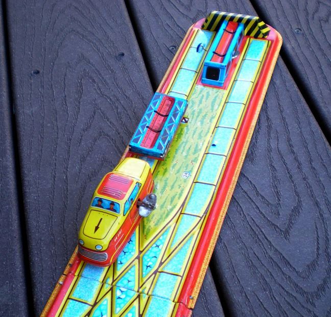train in a tin extra track