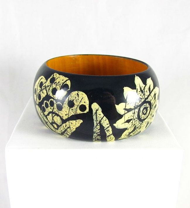 Vintage Wide Floral Painted Wooden Bangle Vintage Wide Floral Painted Wooden Bangle