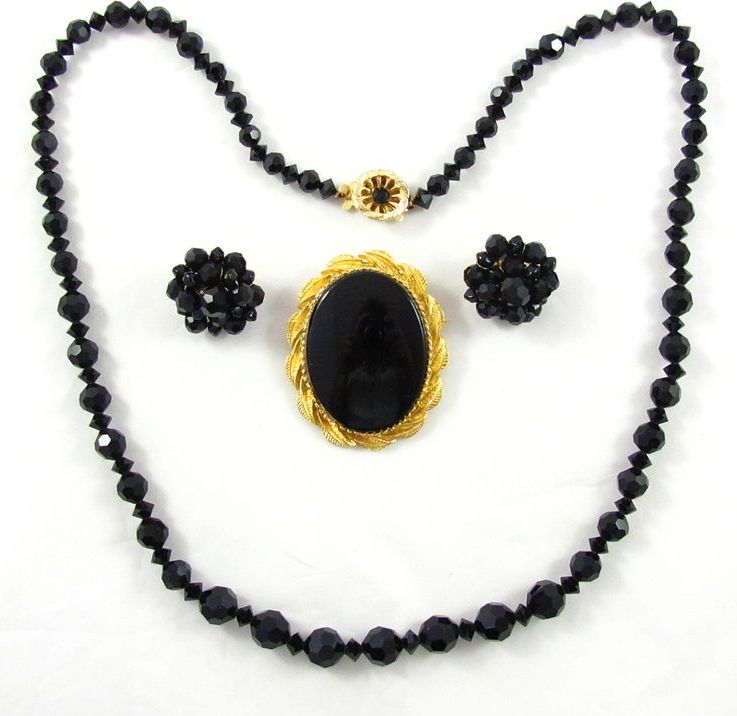 Vintage Jet Black Glass Necklace Brooch Earrings Set Vintage Jet Black Glass Necklace Brooch Earrings Set