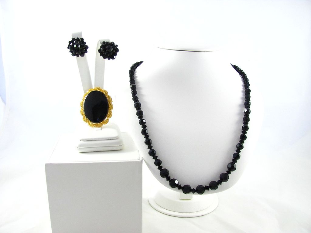 Vintage Jet Black Glass Necklace Brooch Earrings Set Vintage Jet Black Glass Necklace Brooch Earrings Set