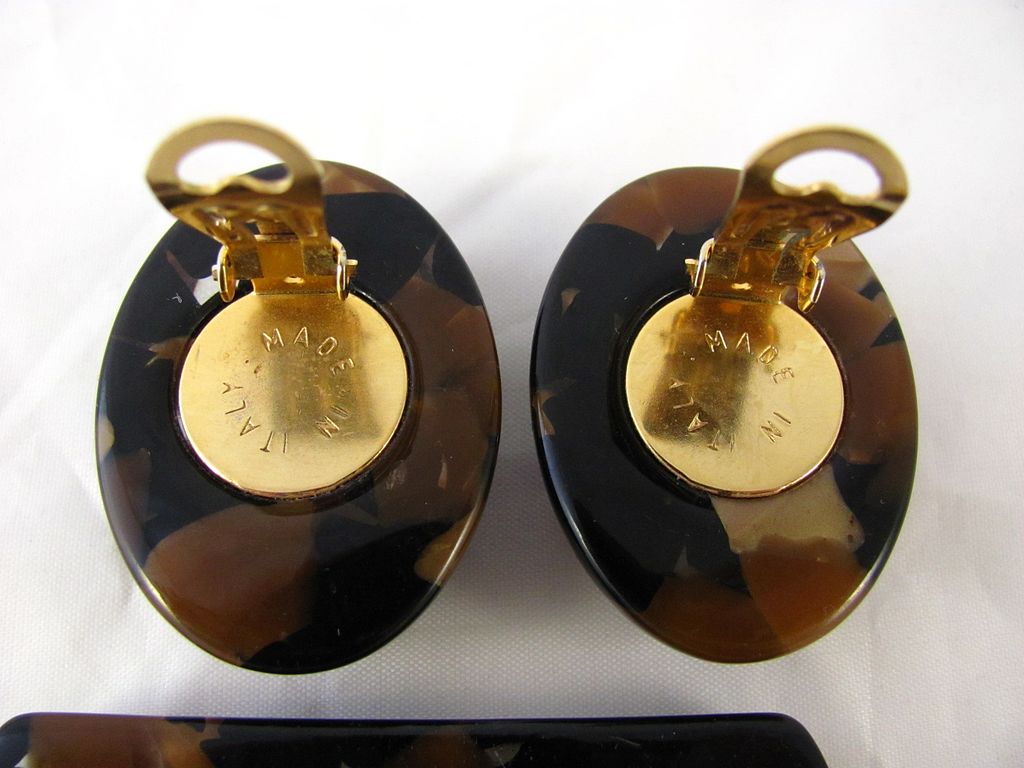 Italian Modernist Confetti Lucite Brooch and Earrings Italian Modernist Confetti Lucite Brooch and Earrings