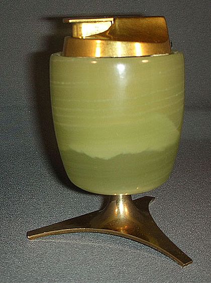 Green Stone Ronson "Varaflame Valiant" lighter Green Stone Ronson "Varaflame Valiant" lighter