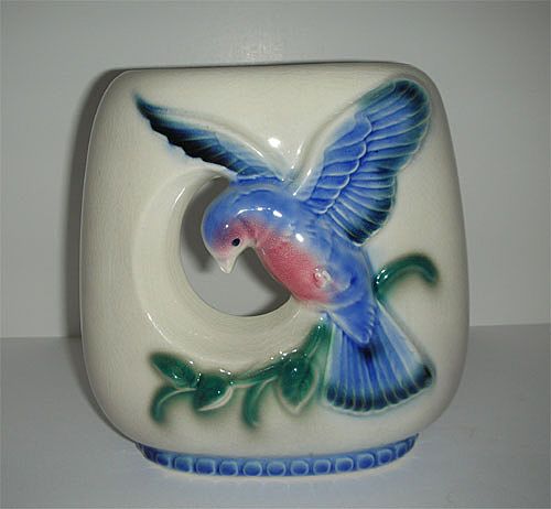 Round arcature blue bird pottery vase Round arcature blue bird pottery vase