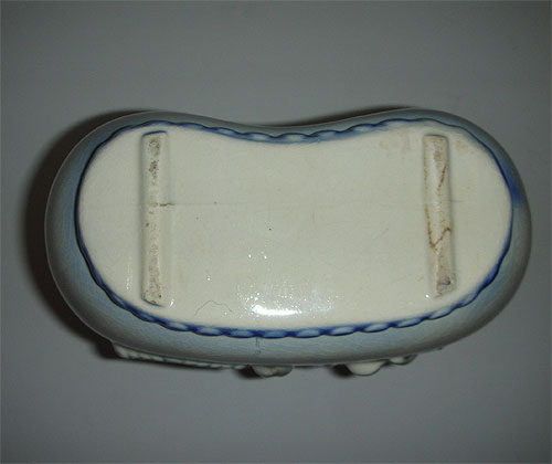 Round arcature blue bird pottery vase Round arcature blue bird pottery vase