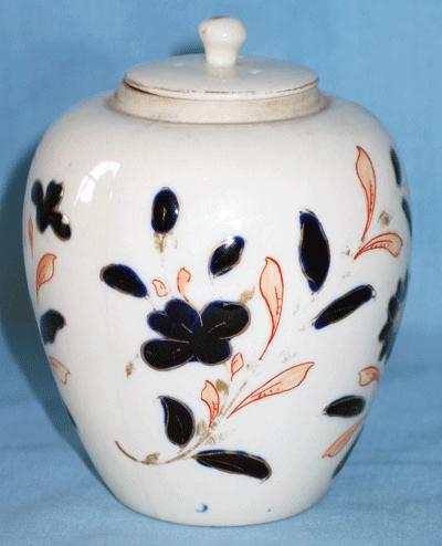 Porcelain Ginger Jar with Imari Decoration Porcelain Ginger Jar with Imari Decoration