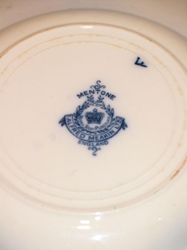 Alfred Meakin Mentone Flow Blue Shallow Soup Dish Alfred Meakin Mentone Flow Blue Shallow Soup Dish
