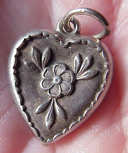 Vintage Sterling Puffy Heart Charm --- Flower and Leaves Vintage Sterling Puffy Heart Charm --- Flower and Leaves