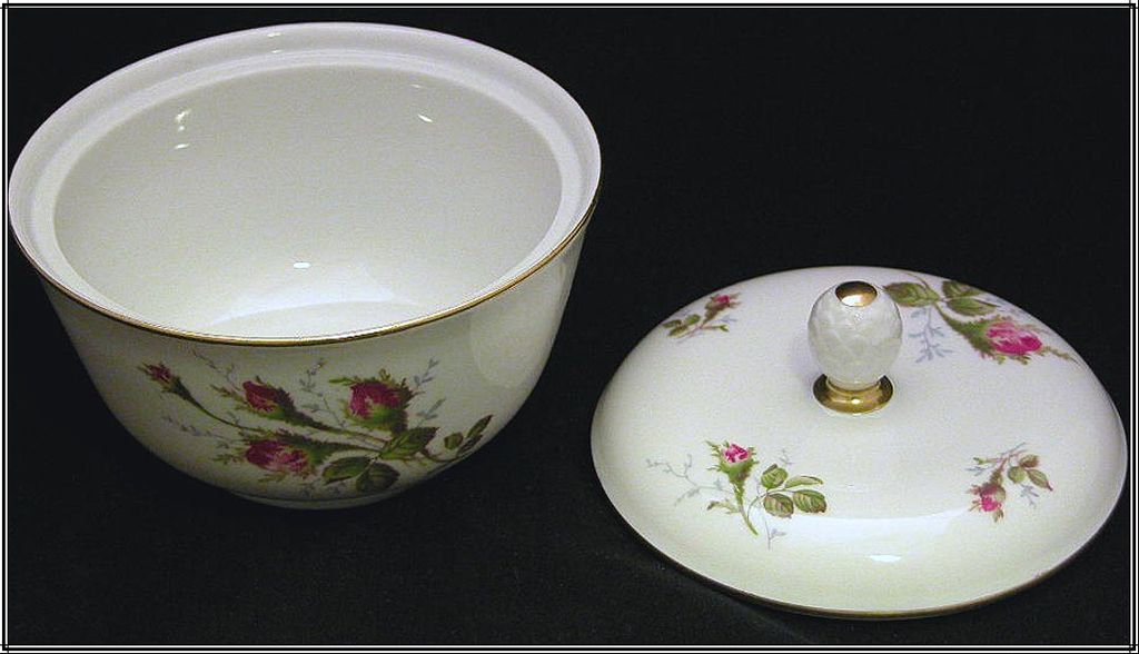 Rosenthal Selb Germany Trinket Box or Dresser Dish with Lid, Helena Roses Rosenthal Selb Germany Trinket Box or Dresser Dish with Lid, Helena Roses
