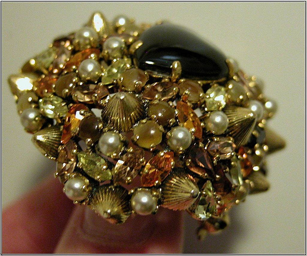 Christian Dior Rhinestone & Heart Pin, Made in Germany, 1962 Christian Dior Rhinestone & Heart Pin, Made in Germany, 1962