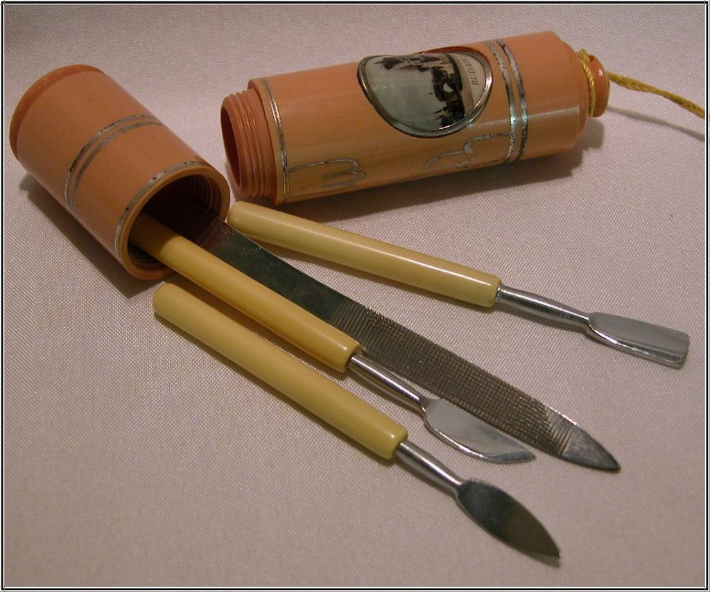 Art Deco Budapest Souvenir Manicure Set Art Deco Budapest Souvenir Manicure Set