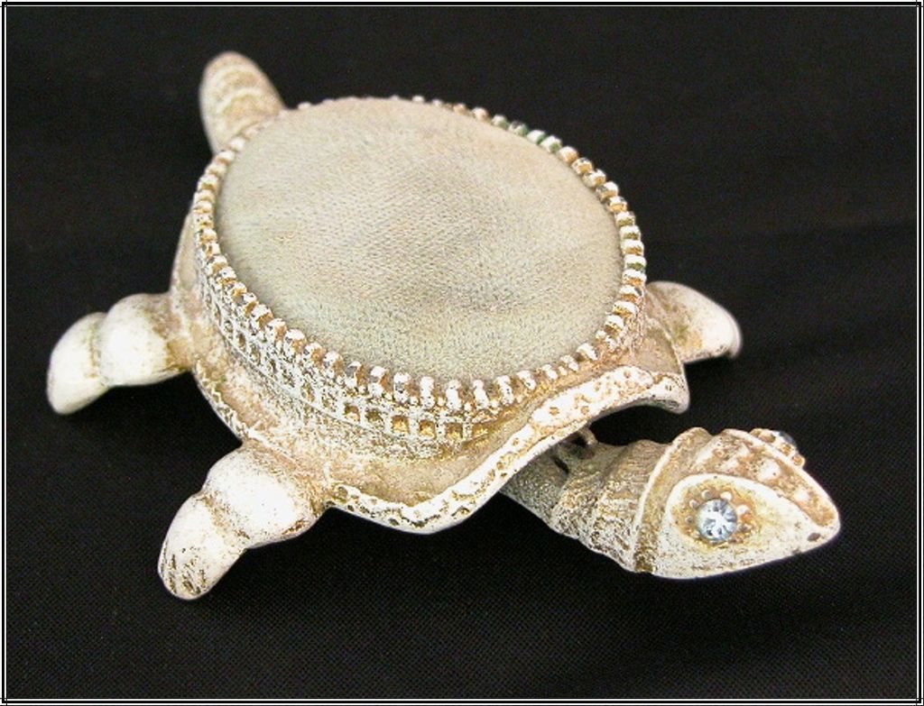 White Florenza Nodding Turtle Pin Cushion White Florenza Nodding Turtle Pin Cushion