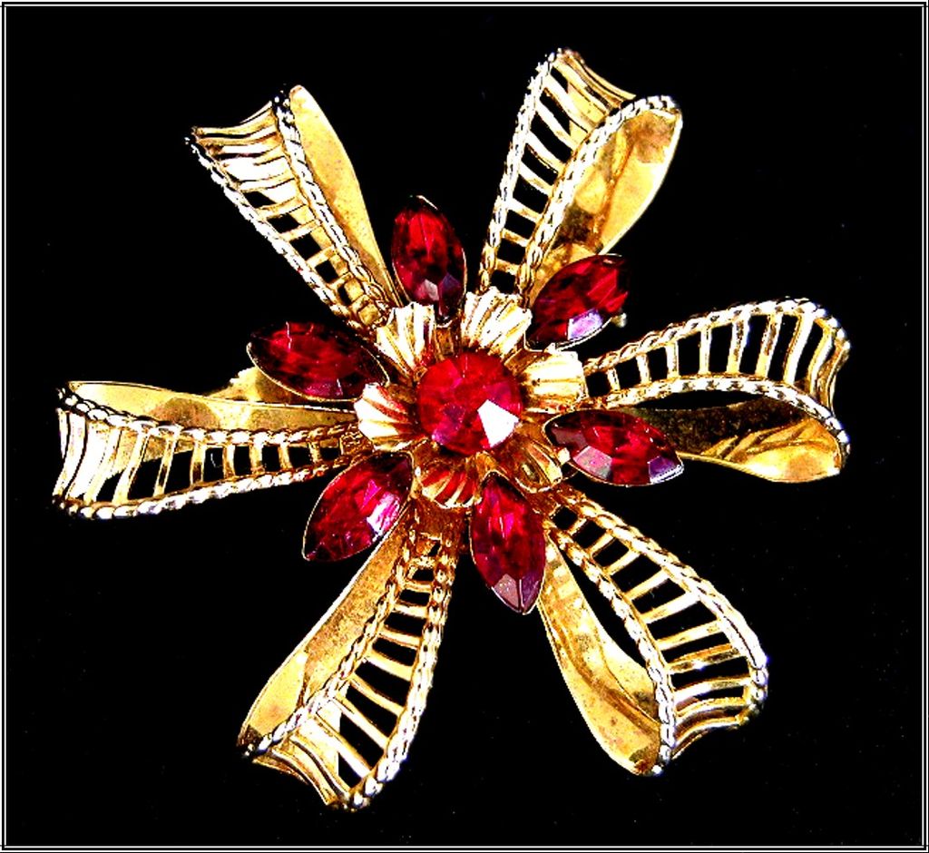 Vintage Flower, Ribbon & Bow Red Rhinestone Pin Vintage Flower, Ribbon & Bow Red Rhinestone Pin