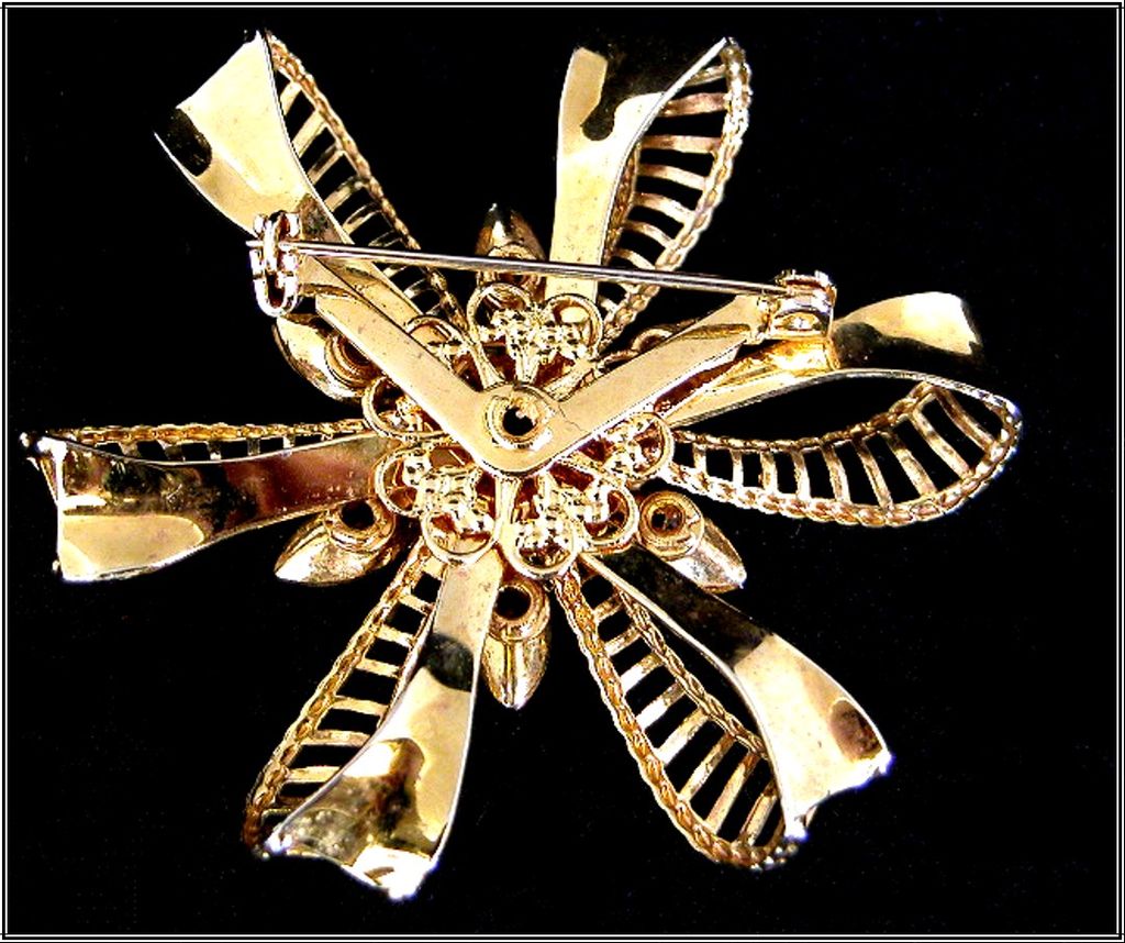 Vintage Flower, Ribbon & Bow Red Rhinestone Pin Vintage Flower, Ribbon & Bow Red Rhinestone Pin
