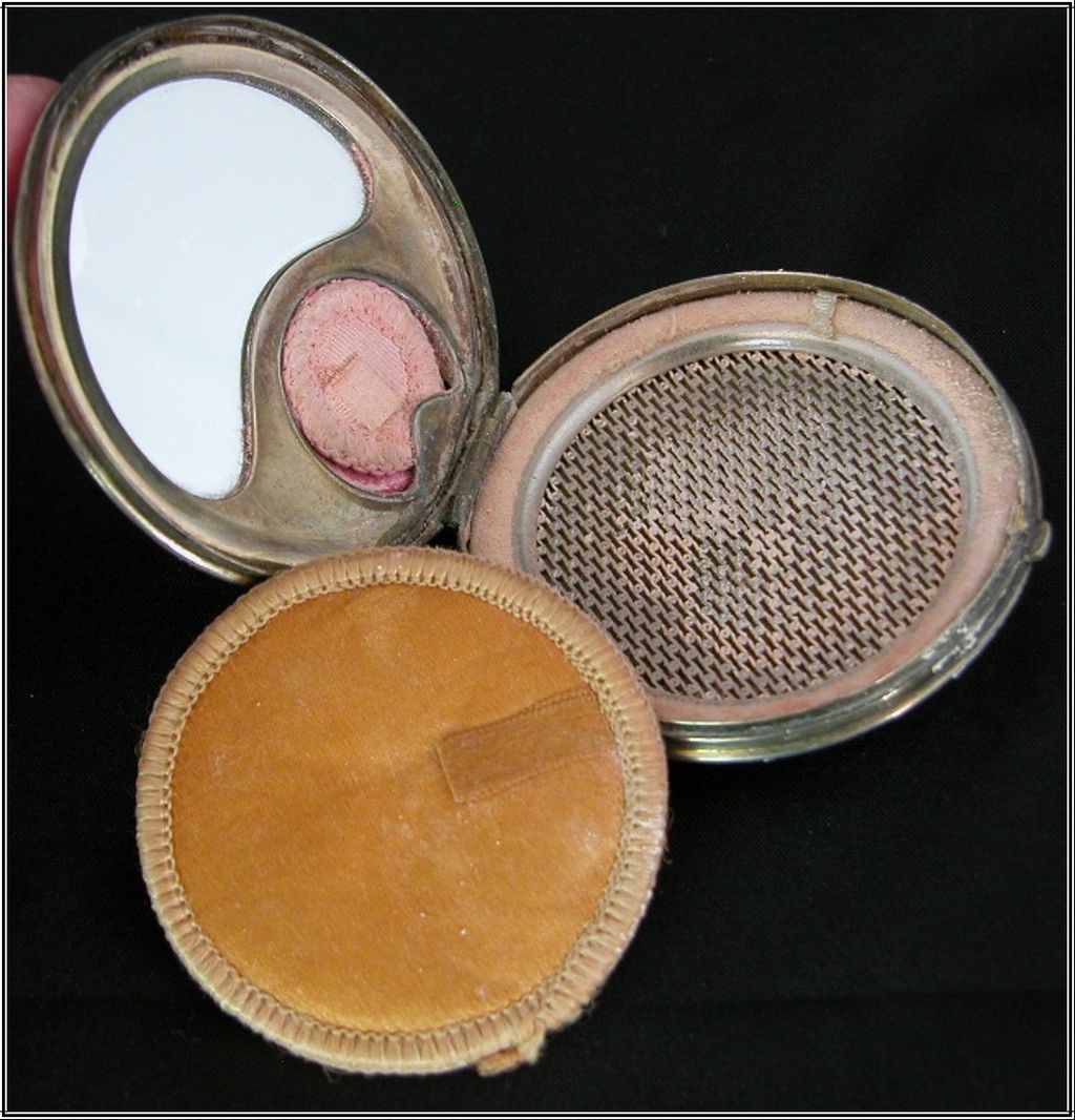 Antique F&B Sterling Silver & Guilloche Powder & Rouge Compact, c1900-1920, Foster & Bailey Antique F&B Sterling Silver & Guilloche Powder & Rouge Compact, c1900-1920, Foster & Bailey