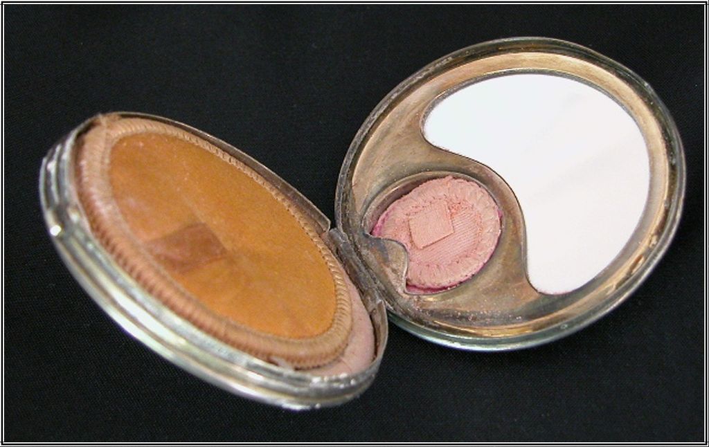 Antique F&B Sterling Silver & Guilloche Powder & Rouge Compact, c1900-1920, Foster & Bailey Antique F&B Sterling Silver & Guilloche Powder & Rouge Compact, c1900-1920, Foster & Bailey