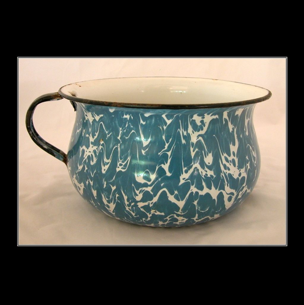 Blue Swirl Graniteware Chamber Pot Blue Swirl Graniteware Chamber Pot