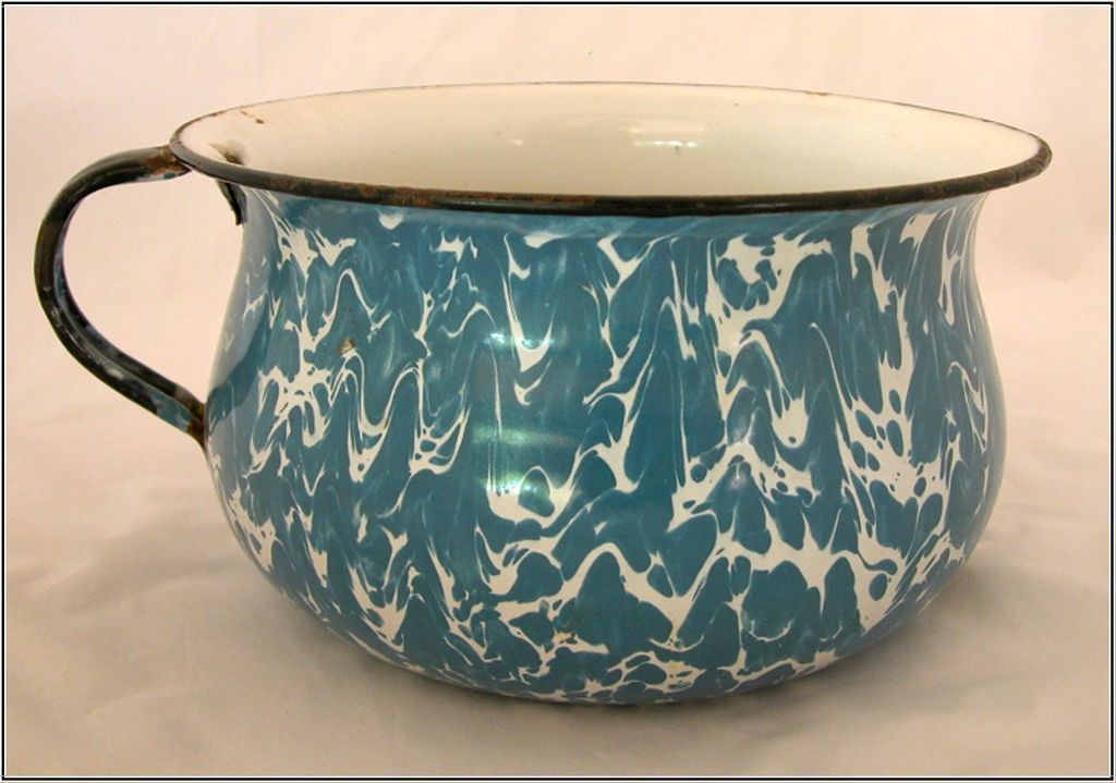 Blue Swirl Graniteware Chamber Pot Blue Swirl Graniteware Chamber Pot