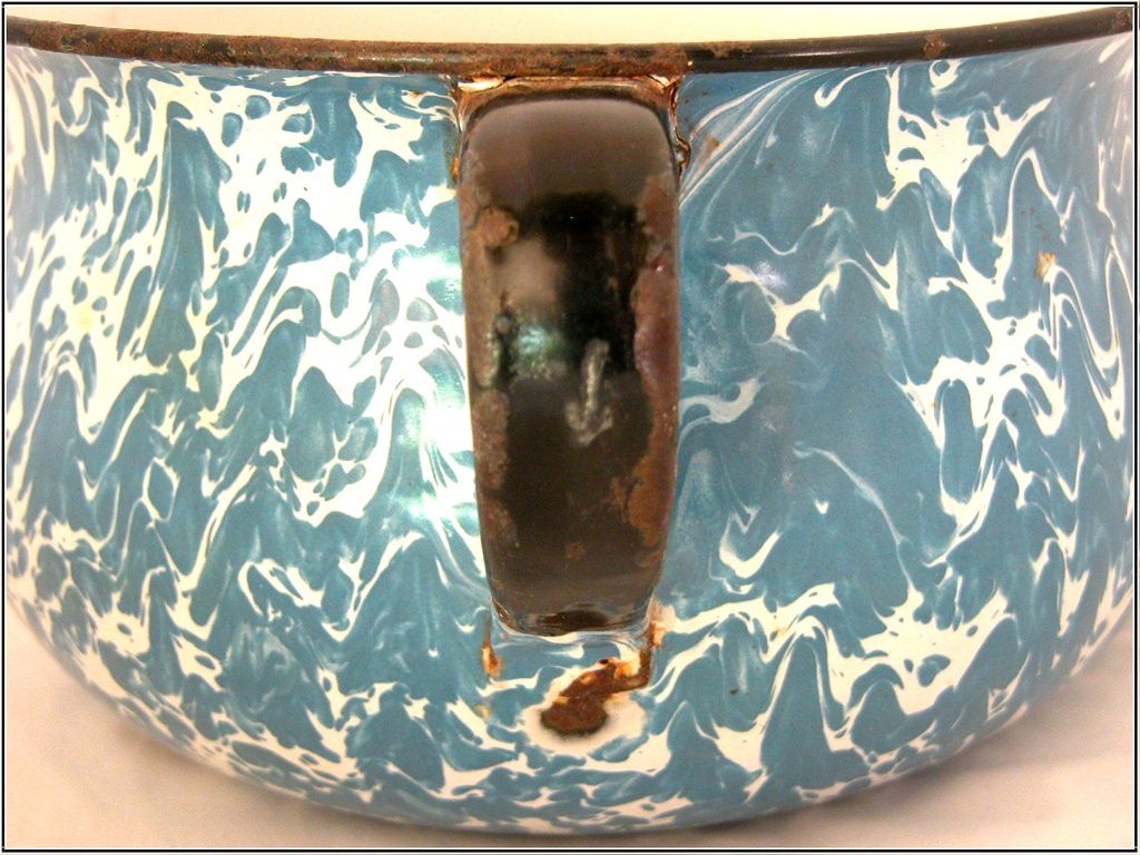 Blue Swirl Graniteware Chamber Pot Blue Swirl Graniteware Chamber Pot
