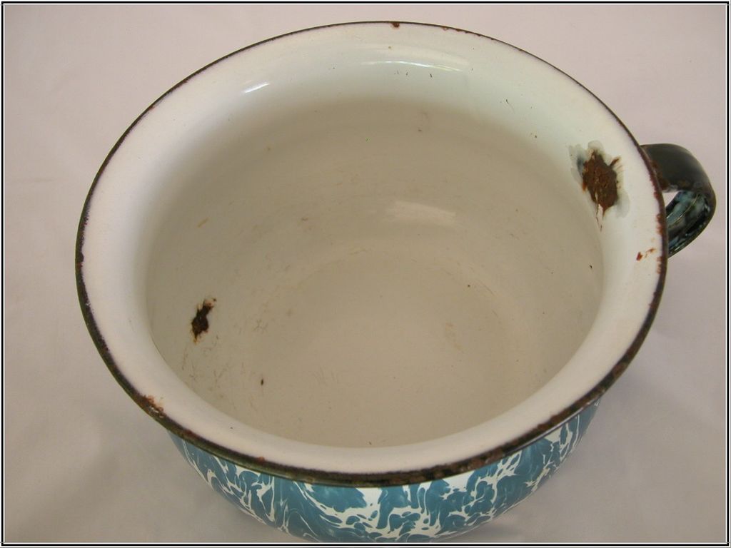 Blue Swirl Graniteware Chamber Pot Blue Swirl Graniteware Chamber Pot