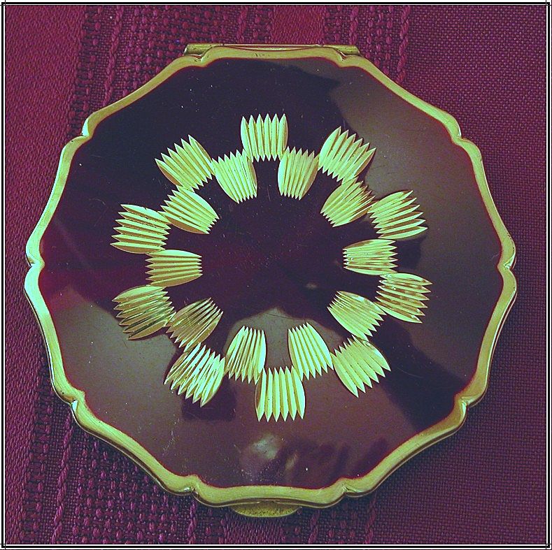 Vintage Stratton Compact, Brilliant Red Enamel with Gold-Tone Geometric Pattern Vintage Stratton Compact, Brilliant Red Enamel with Gold-Tone Geometric Pattern