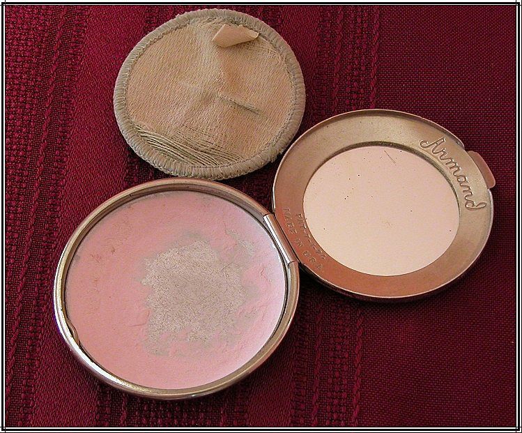 c1920s Armand Silverplate Cameo Silhouette Compact, Book Piece c1920s Armand Silverplate Cameo Silhouette Compact, Book Piece