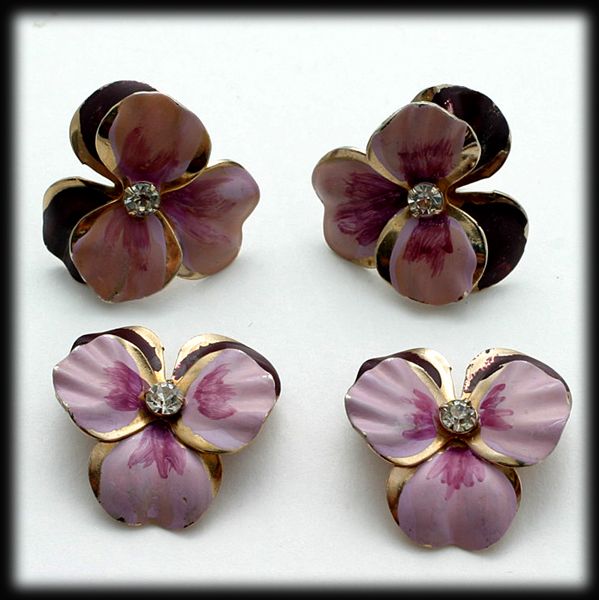 Vintage Pansy Earrings and Scatter Pin Set Purple and Pink with Rhinestone. Vintage Pansy Earrings and Scatter Pin Set Purple and Pink with Rhinestone.