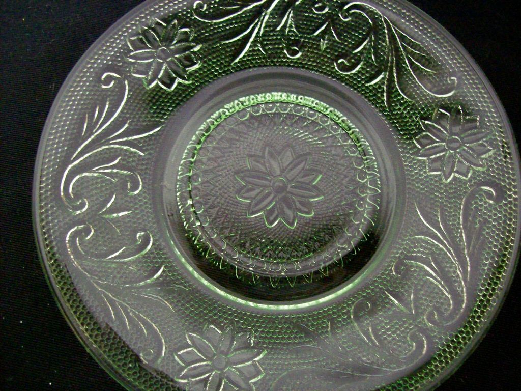Depression " Sandwich " Indiana Glass Co.Cups/ Saucers Depression " Sandwich " Indiana Glass Co.Cups/ Saucers