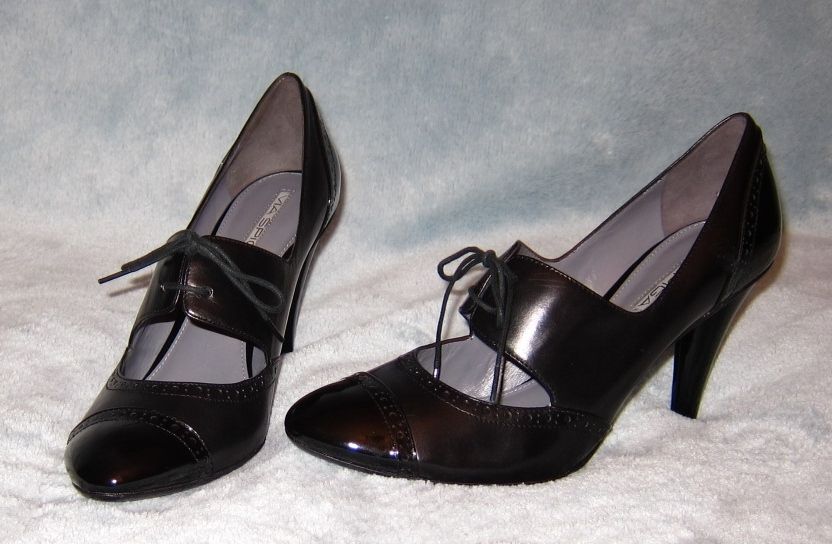 New VIA SPIGA Black Leather and Patent Leather Kelis Spectator Pumps Shoes New VIA SPIGA Black Leather and Patent Leather Kelis Spectator Pumps Shoes
