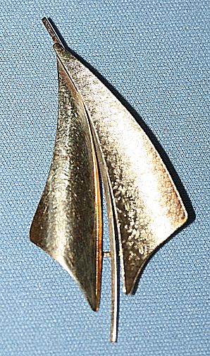 Vintage 14K Yellow Gold Sailboat Sail Pin Vintage 14K Yellow Gold Sailboat Sail Pin