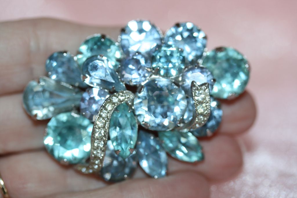 Eisenberg 1950-60's Aqua & Lavender Stone Brooch and Clip Earrings Eisenberg 1950-60's Aqua & Lavender Stone Brooch and Clip Earrings