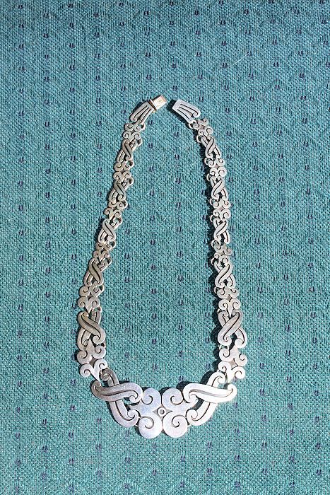 Vintage 1970s Mexican Sterling Silver Necklace marked MB Vintage 1970s Mexican Sterling Silver Necklace marked MB