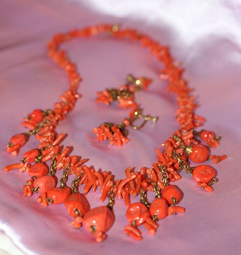Stunning Coral Necklace with long Drops and Earrings Stunning Coral Necklace with long Drops and Earrings