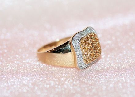 Eye-Catching Diamonds and Topaz 14K Y Gold Ring, sz. 7.5 Eye-Catching Diamonds and Topaz 14K Y Gold Ring, sz. 7.5