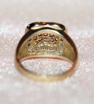 Eye-Catching Diamonds and Topaz 14K Y Gold Ring, sz. 7.5 Eye-Catching Diamonds and Topaz 14K Y Gold Ring, sz. 7.5