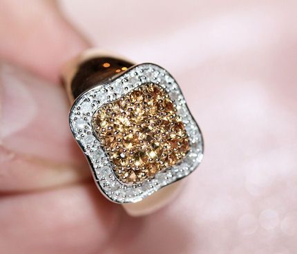 Eye-Catching Diamonds and Topaz 14K Y Gold Ring, sz. 7.5 Eye-Catching Diamonds and Topaz 14K Y Gold Ring, sz. 7.5