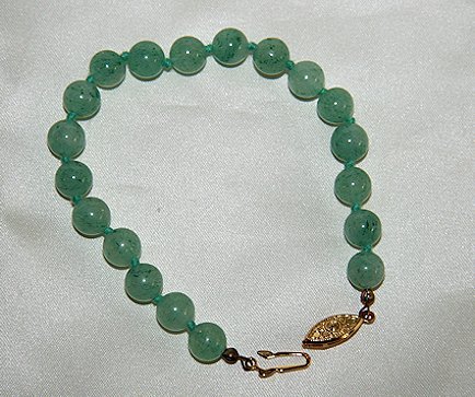 Lovely Jade/Jadite Bracelet, size 7 and half inches Lovely Jade/Jadite Bracelet, size 7 and half inches