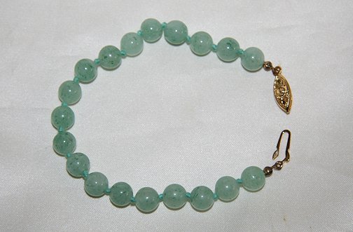 Lovely Jade/Jadite Bracelet, size 7 and half inches Lovely Jade/Jadite Bracelet, size 7 and half inches