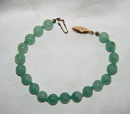 Lovely Jade/Jadite Bracelet, size 7 and half inches Lovely Jade/Jadite Bracelet, size 7 and half inches